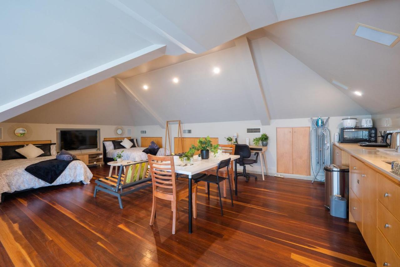 Quiet Private Studio In Strathfield With Kitchenette And Private Bathroom 3Min To Station Sleeps 6 Sydney Luaran gambar