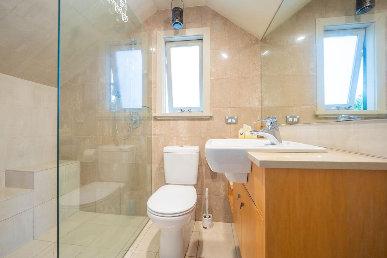 Quiet Private Studio In Strathfield With Kitchenette And Private Bathroom 3Min To Station Sleeps 6 Sydney Luaran gambar